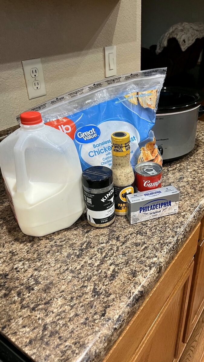 Ingredients for Garlic Parmesan chicken pasta